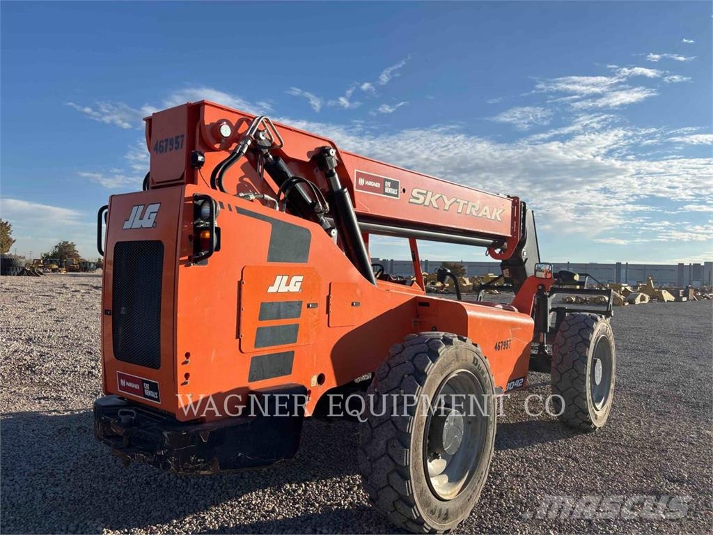SkyTrak 8042 Telescopic handlers