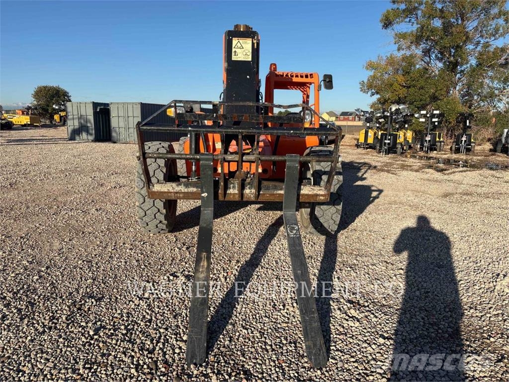 SkyTrak 8042 Telescopic handlers
