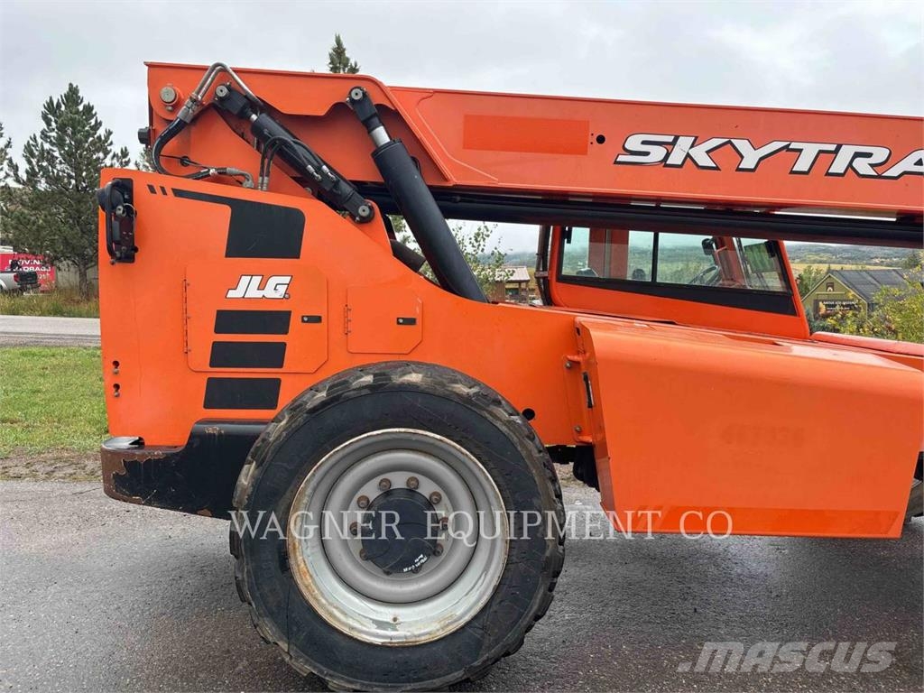 SkyTrak 8042 T4F Teleszkópos rakodók