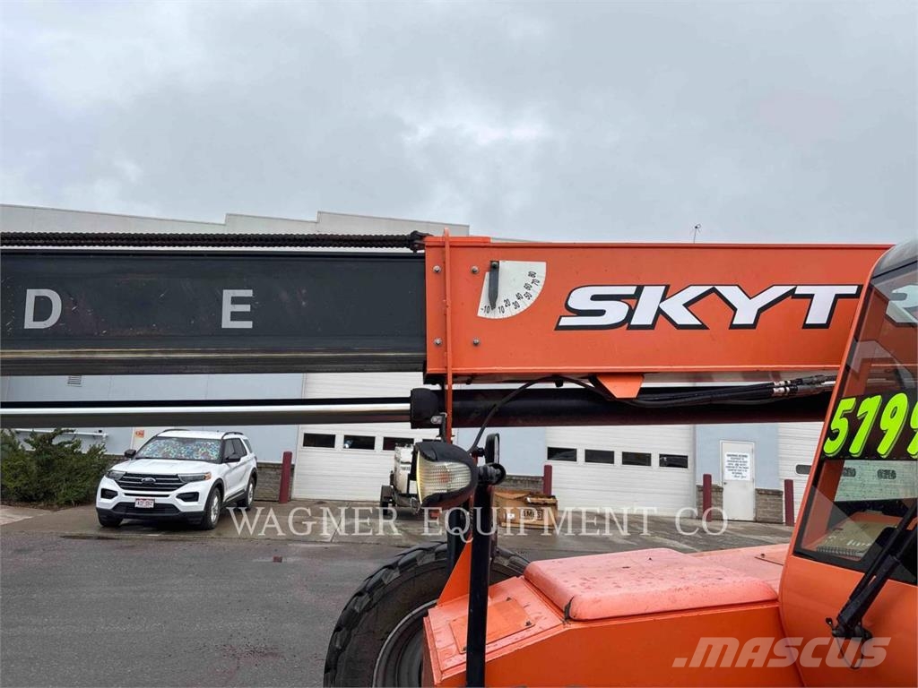 SkyTrak 8042 T4F Teleszkópos rakodók