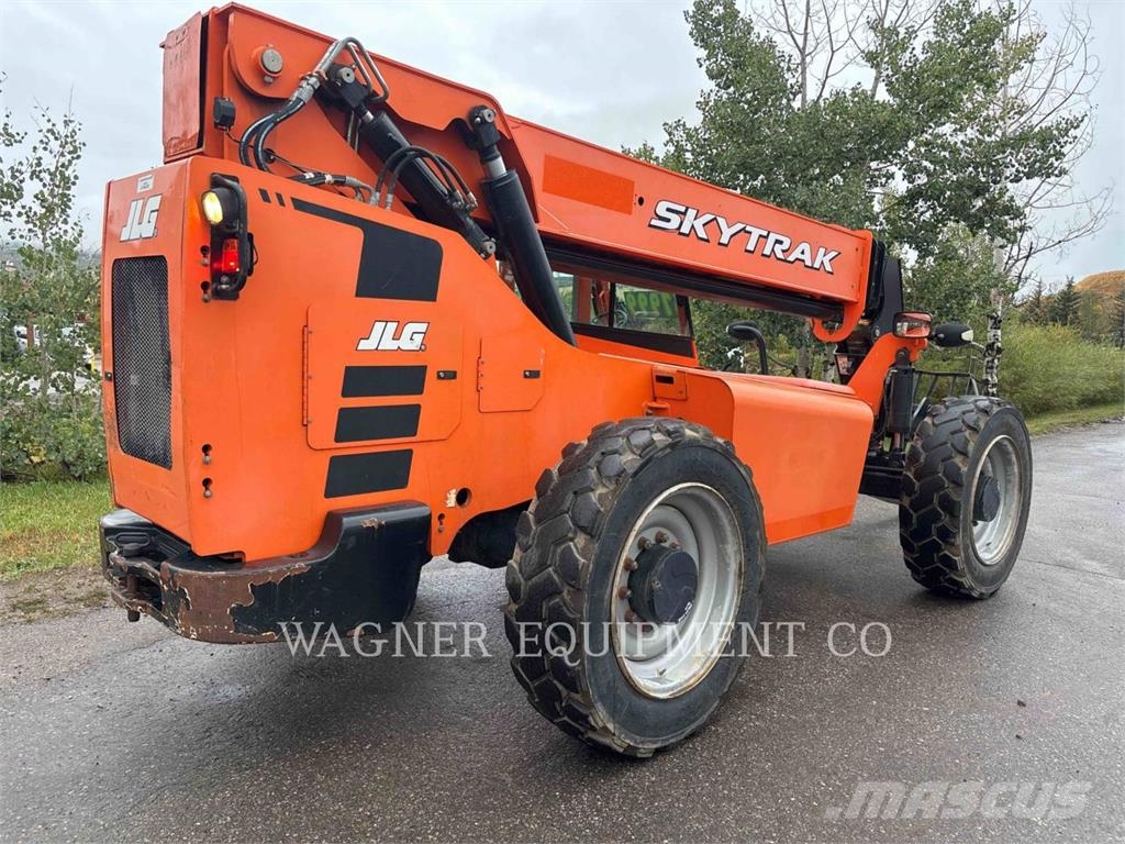 SkyTrak 8042 T4F Teleszkópos rakodók