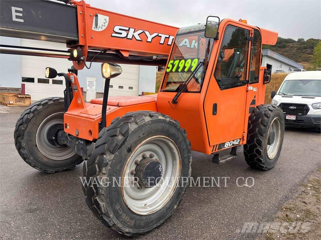 SkyTrak 8042 T4F Teleszkópos rakodók