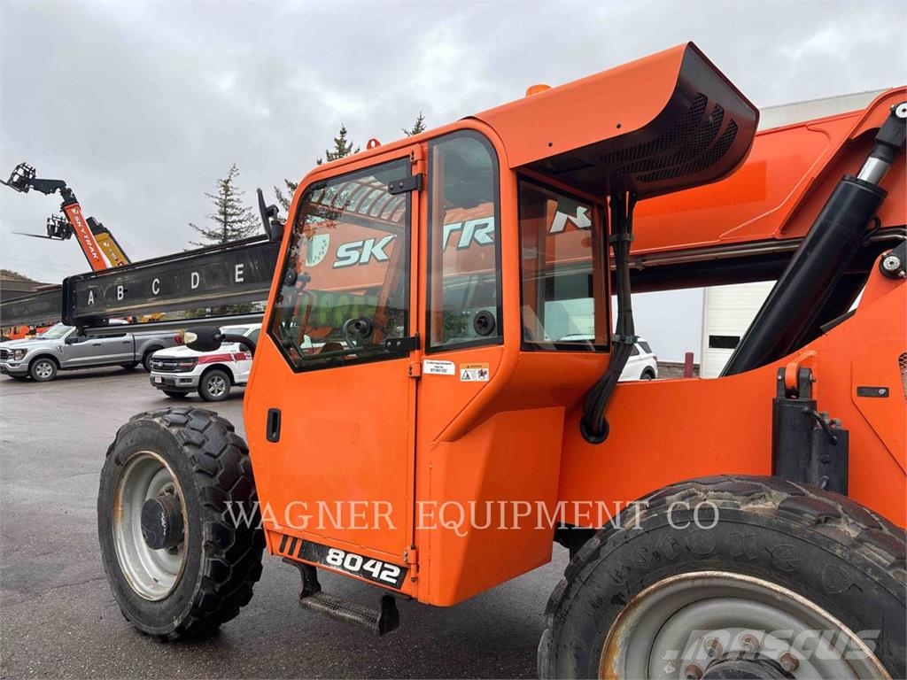 SkyTrak 8042 T4F Teleszkópos rakodók