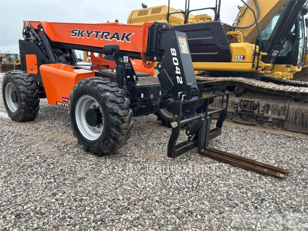 SkyTrak 8042O Carretillas telescópicas