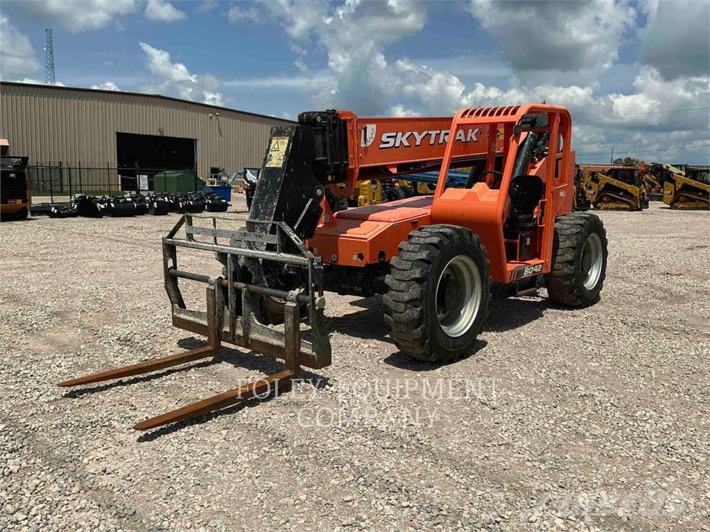 SkyTrak 8042O Telescopic handlers