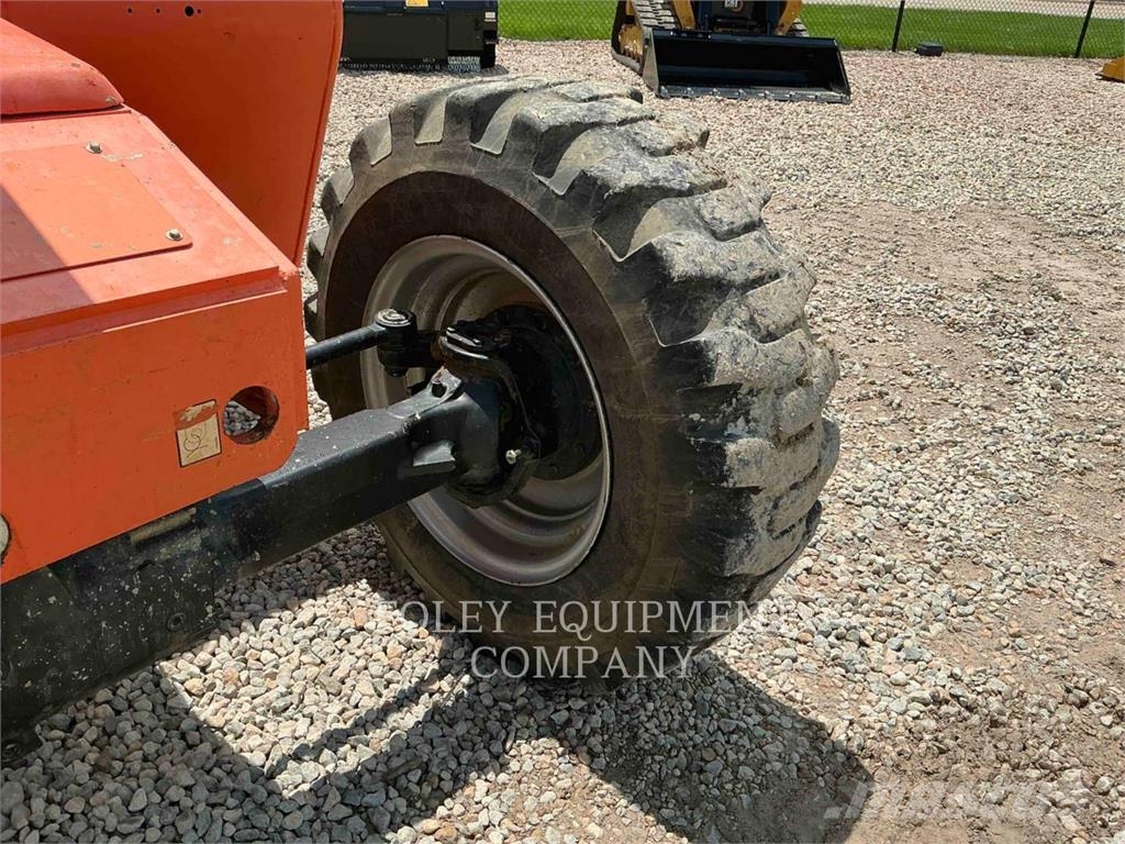 SkyTrak 8042O Telescopic handlers