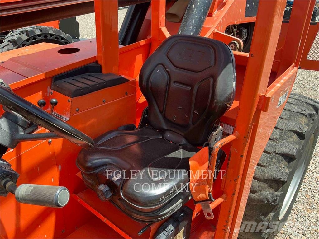 SkyTrak 8042O Telescopic handlers
