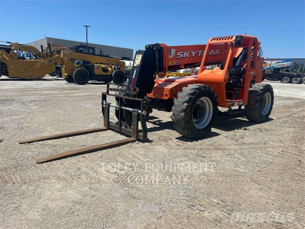 SkyTrak 8042O Telescopic handlers