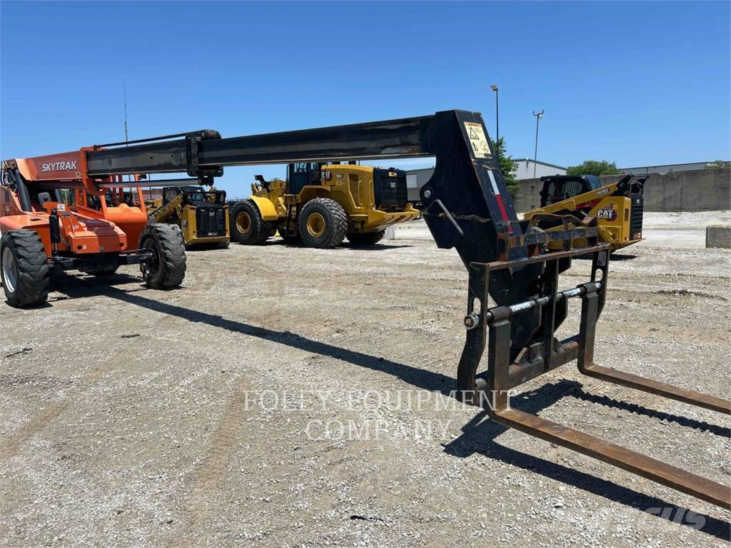 SkyTrak 8042O Telescopic handlers