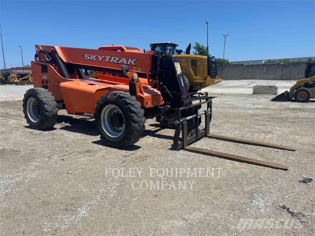 SkyTrak 8042O Telescopic handlers