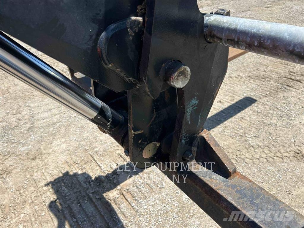SkyTrak 8042O Telescopic handlers