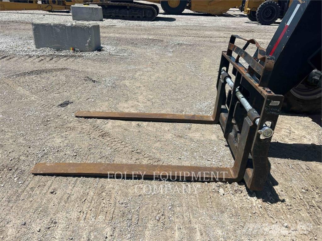 SkyTrak 8042O Telescopic handlers