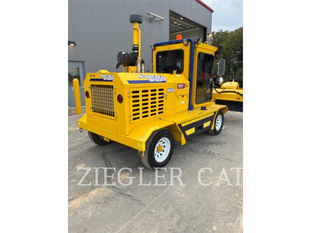 Superior SM74C Spazzatrici