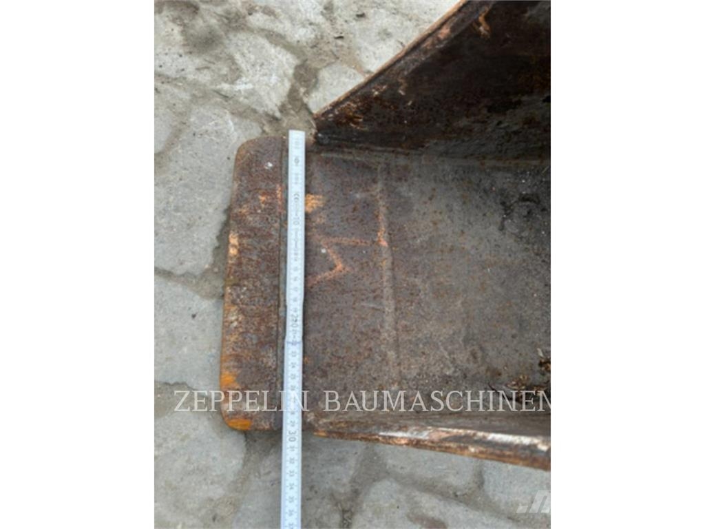 Takeuchi TB210R Bagri goseničarji