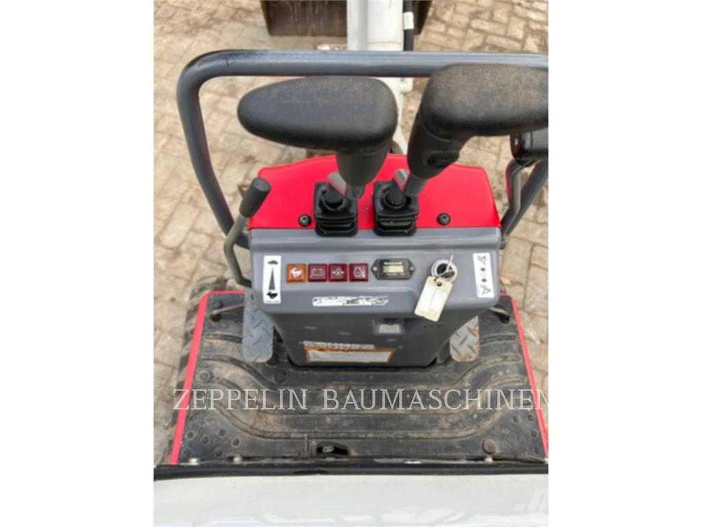 Takeuchi TB210R Bagri goseničarji