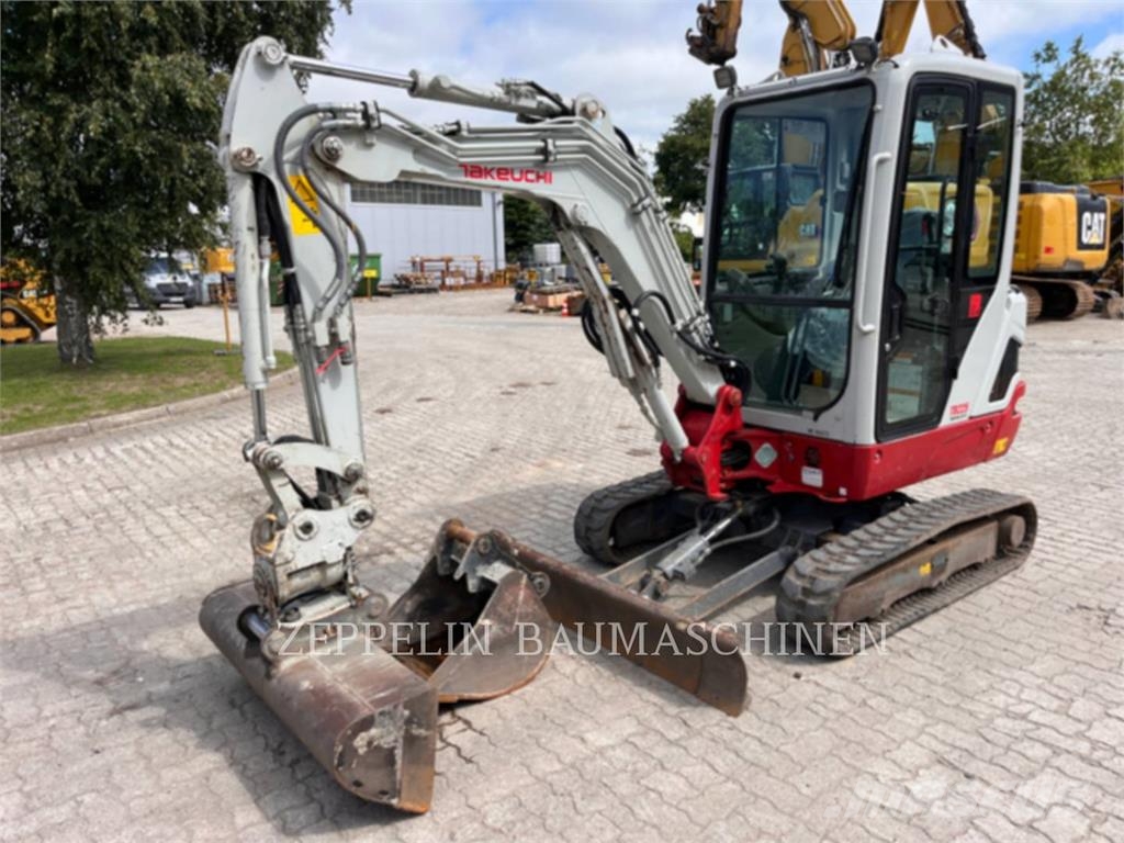 Takeuchi TB225 Εκσκαφείς με ερπύστριες