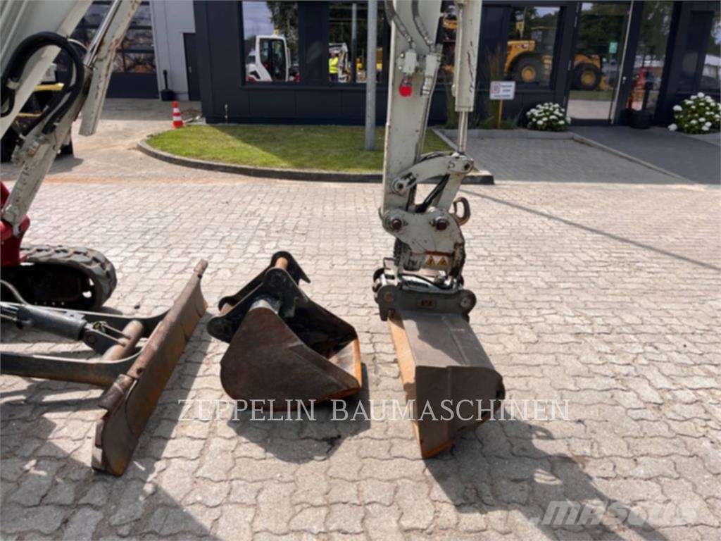 Takeuchi TB225 Εκσκαφείς με ερπύστριες