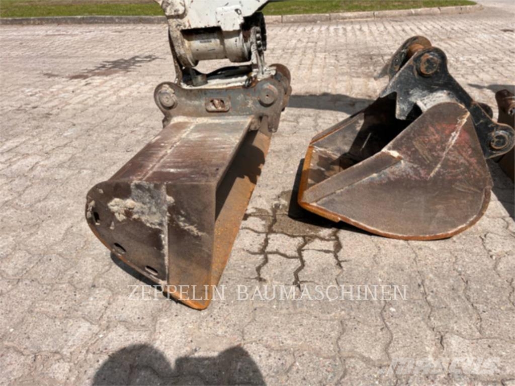 Takeuchi TB225 Εκσκαφείς με ερπύστριες