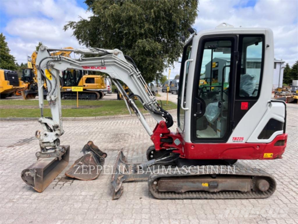 Takeuchi TB225 Εκσκαφείς με ερπύστριες