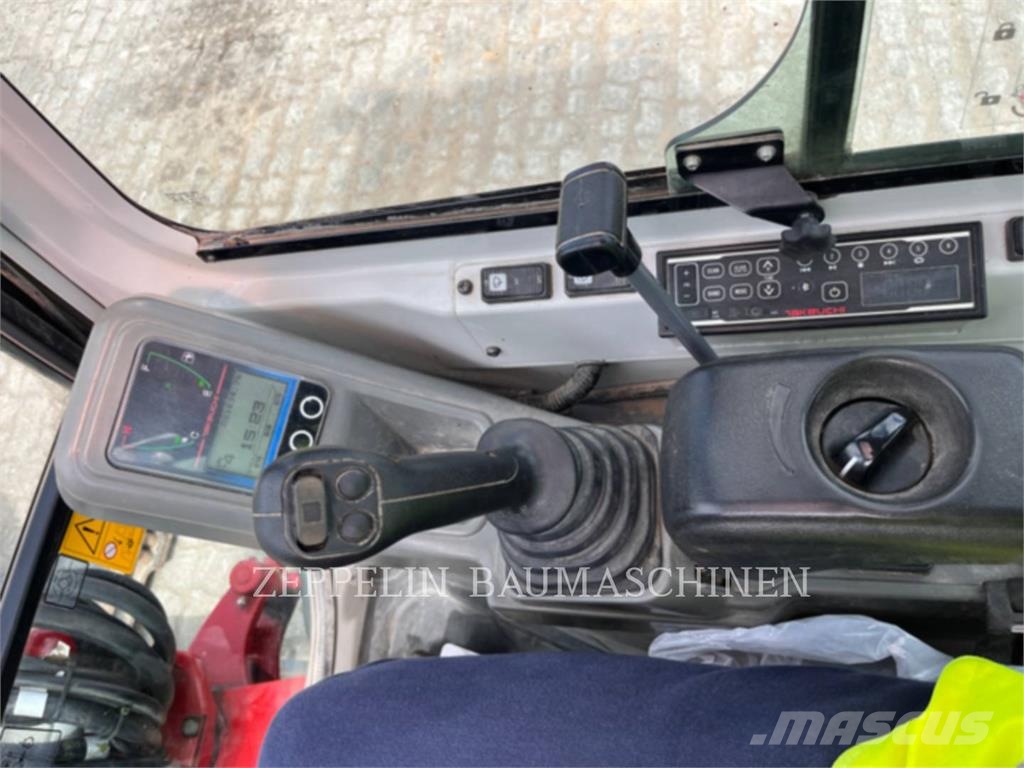 Takeuchi TB225 Εκσκαφείς με ερπύστριες