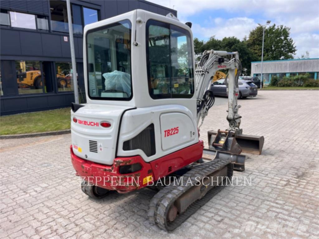 Takeuchi TB225 Εκσκαφείς με ερπύστριες