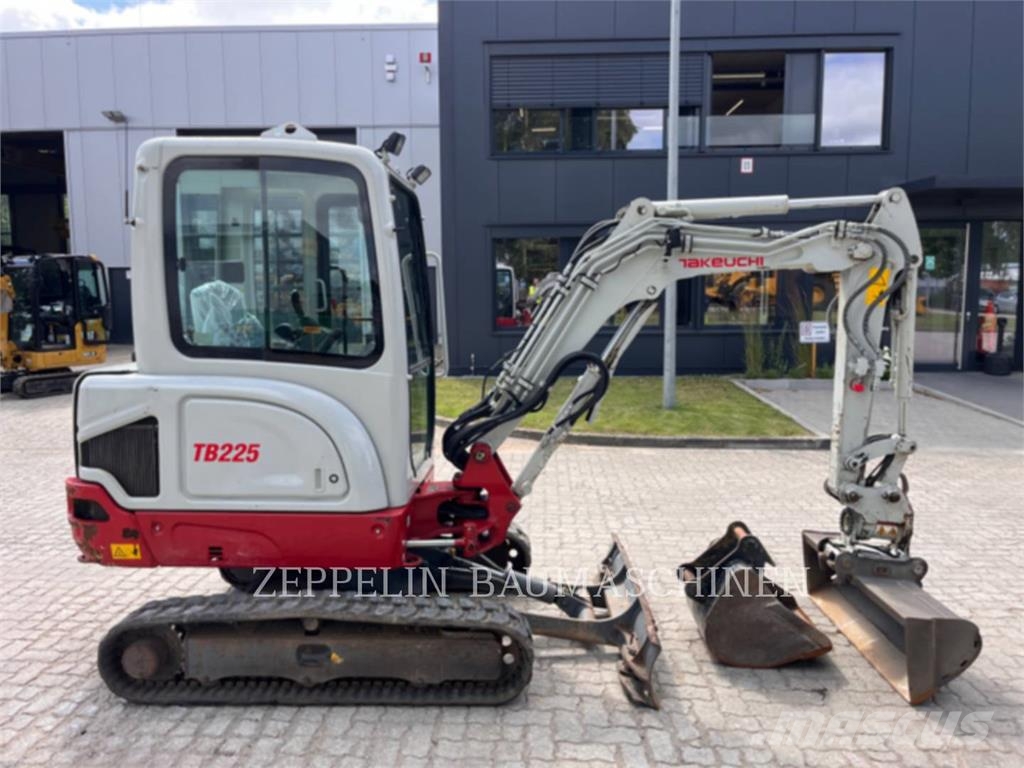 Takeuchi TB225 Εκσκαφείς με ερπύστριες