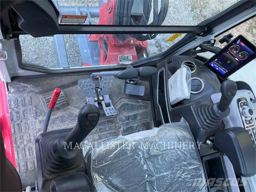 Takeuchi TB335R Pelle sur chenilles