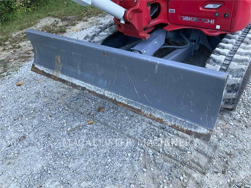 Takeuchi TB335R Pelle sur chenilles
