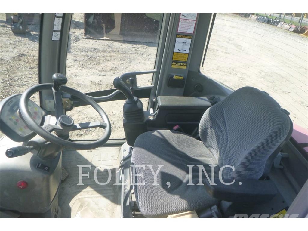 Takeuchi TW80 Cargadoras sobre ruedas