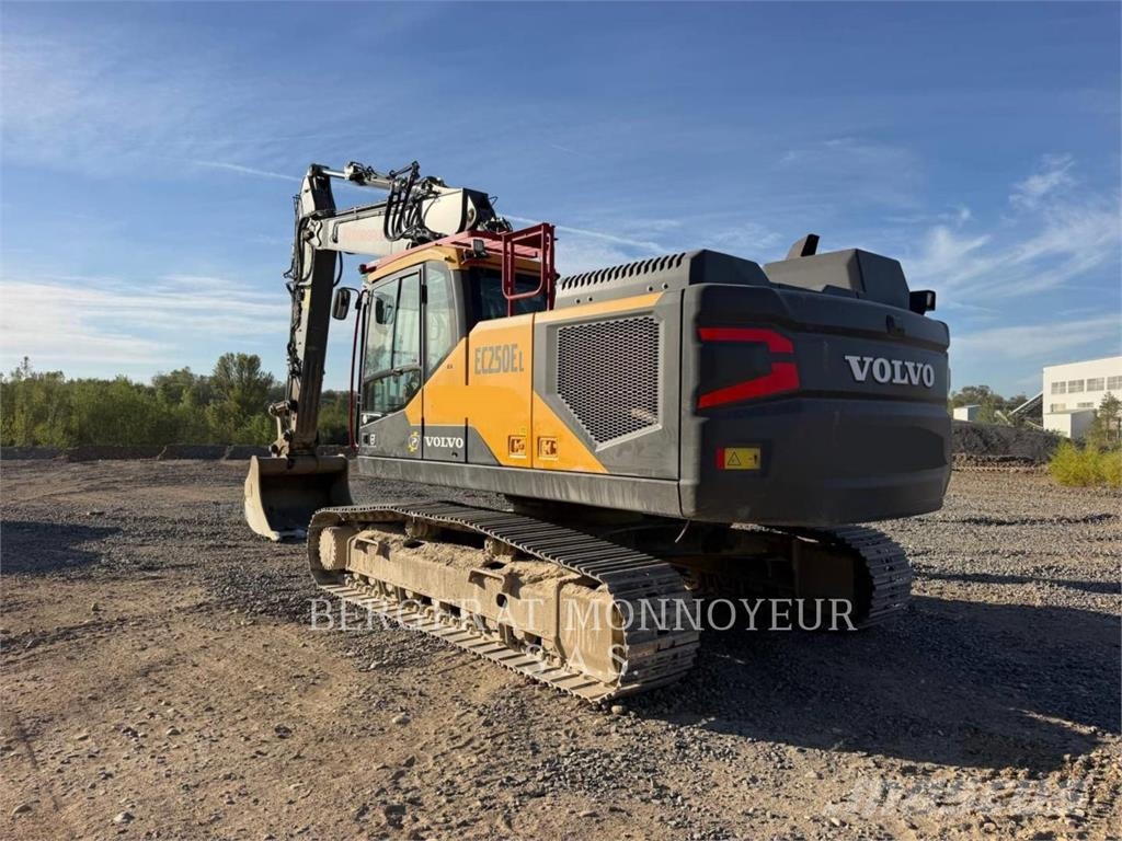 Volvo 326 Pelle sur chenilles