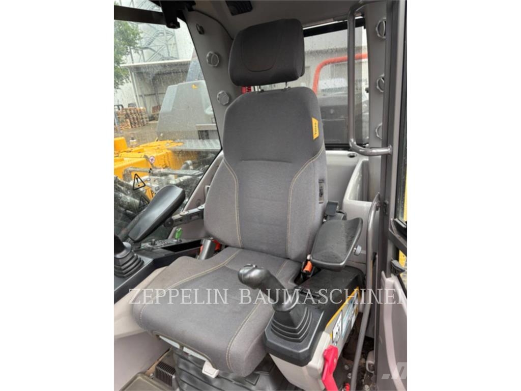Volvo CONST. EQUIP. NA, INC. EC180E Bagri goseničarji