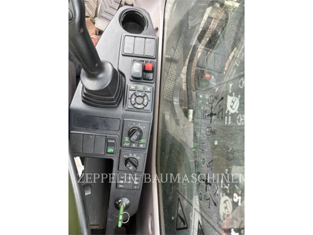 Volvo CONST. EQUIP. NA, INC. EC180E Bagri goseničarji