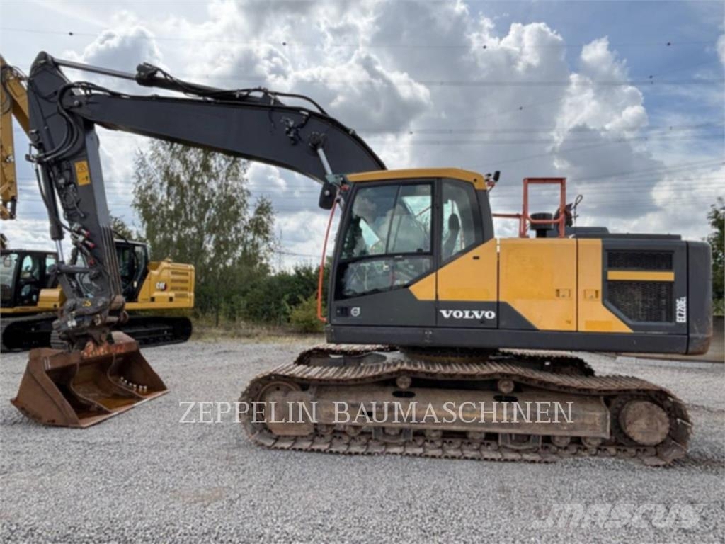 Volvo CONST. EQUIP. NA, INC. EC220E Excavadoras de cadenas