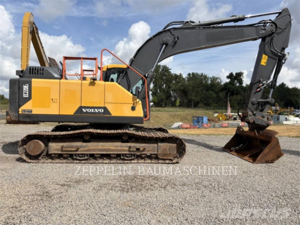 Volvo CONST. EQUIP. NA, INC. EC220E Excavadoras de cadenas