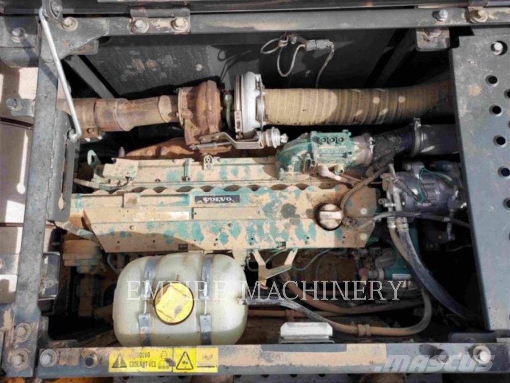 Volvo CONST. EQUIP. NA, INC. EC305CL 대형 굴삭기 29톤 이상