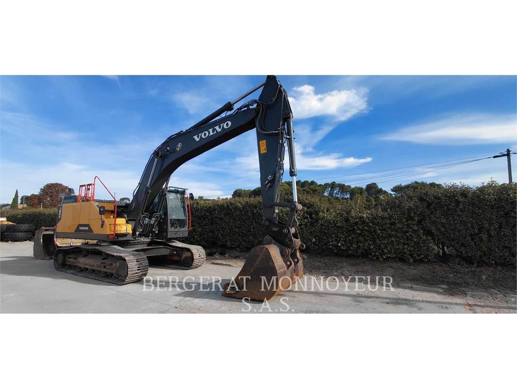 Volvo EC250 حفارات زحافة