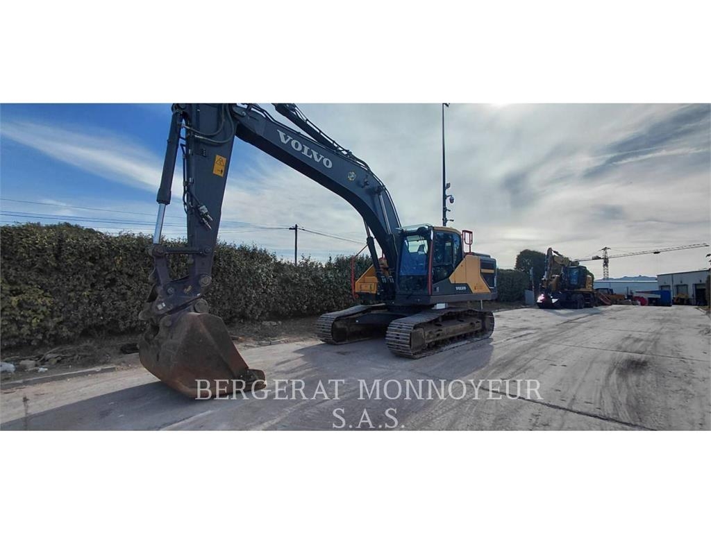Volvo EC250 حفارات زحافة