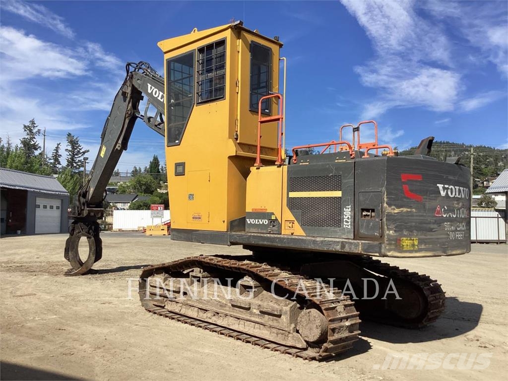 Volvo EC250 LL Harwarders