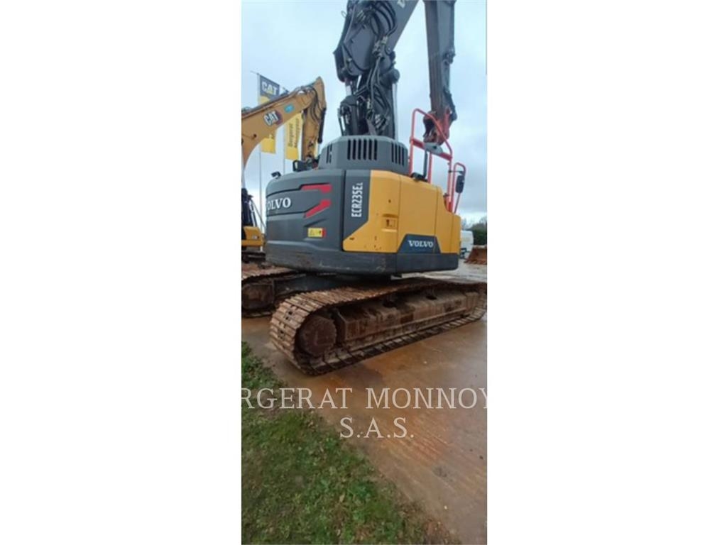 Volvo ECR235 大型油圧ショベル12t以上(パワーショベル・ユンボ)