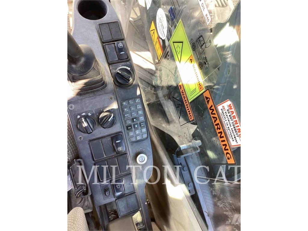 Volvo EW210C 대형 굴삭기 29톤 이상