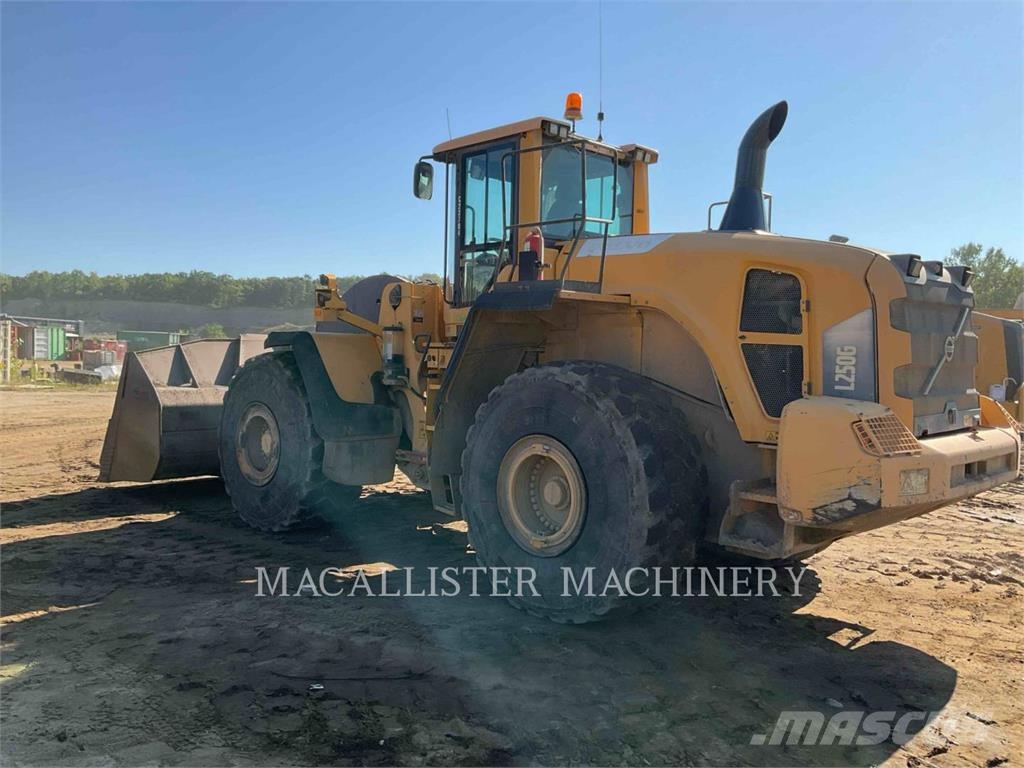 Volvo L250G Gumikerekes homlokrakodók