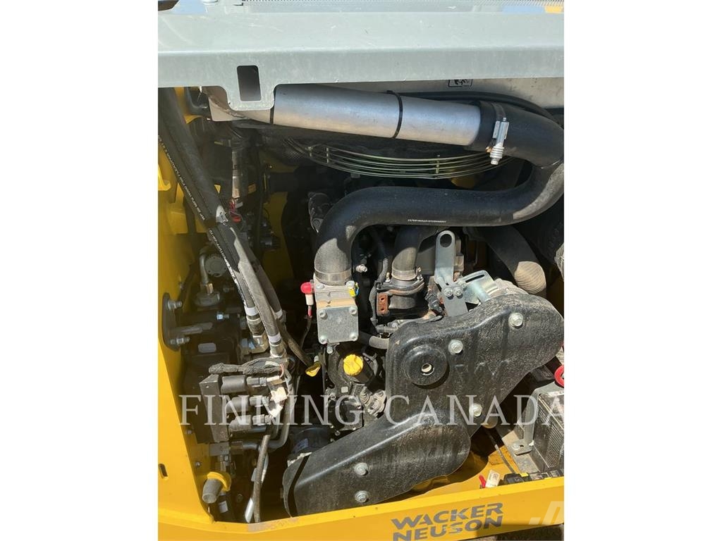 Wacker ST27 Crawler loaders