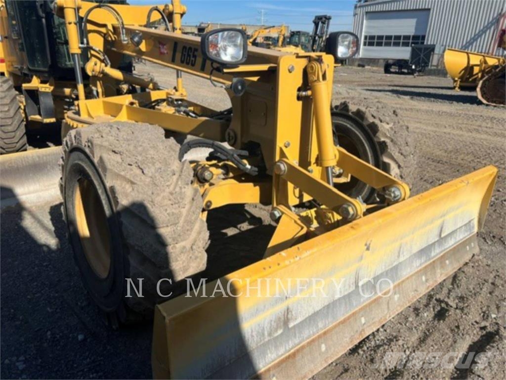 Weiler G65 Asphalt pavers
