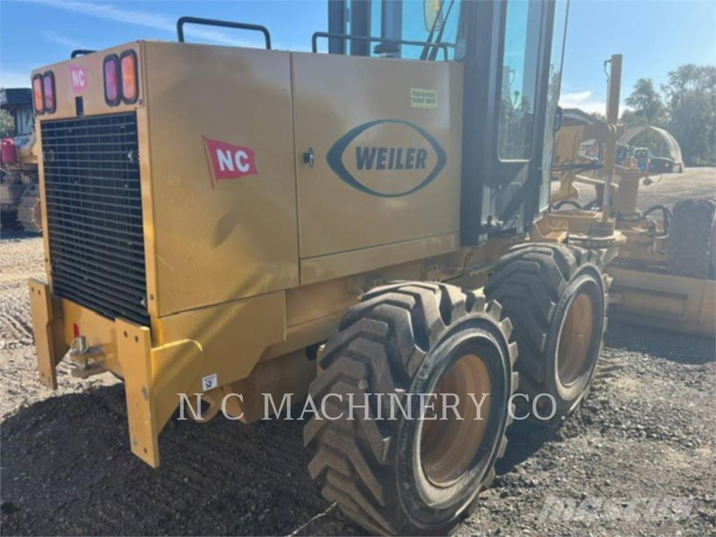 Weiler G65 Asphalt pavers