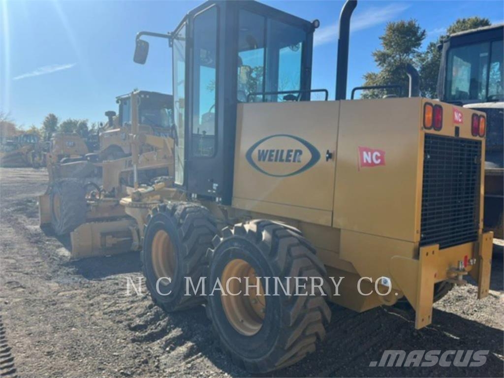 Weiler G65 Asphalt pavers