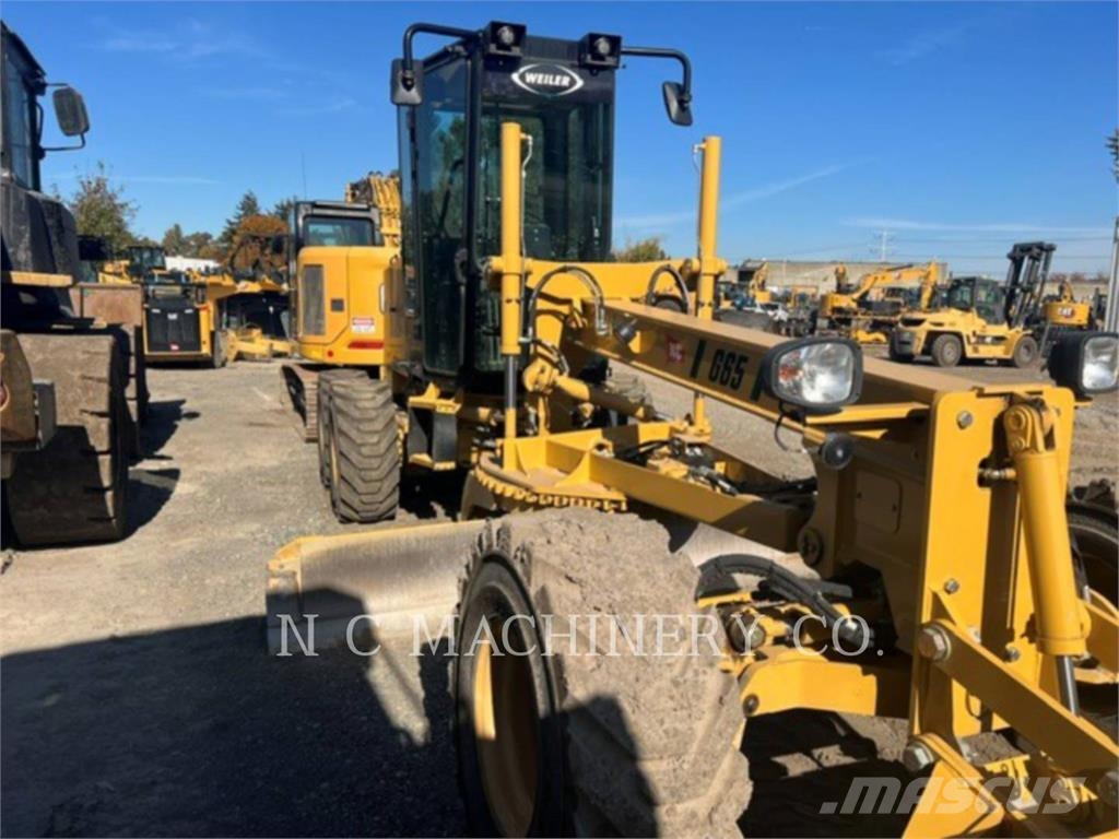 Weiler G65 Asphalt pavers