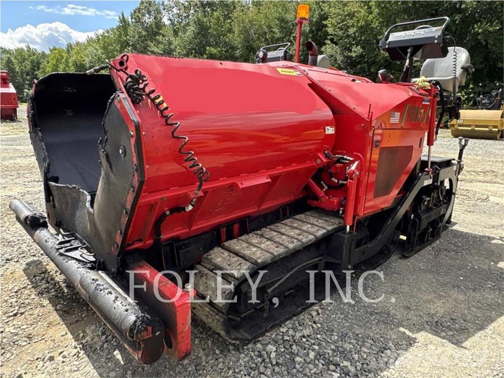 Weiler P385C Asphalt pavers