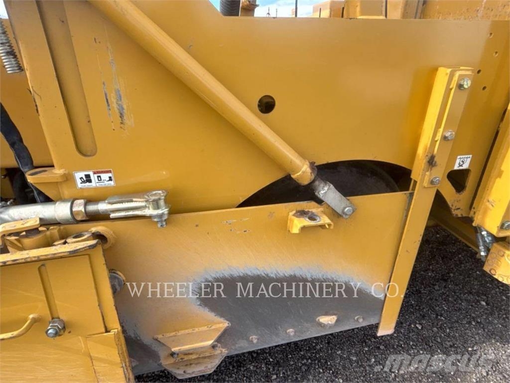 Weiler W530B Asphalt pavers