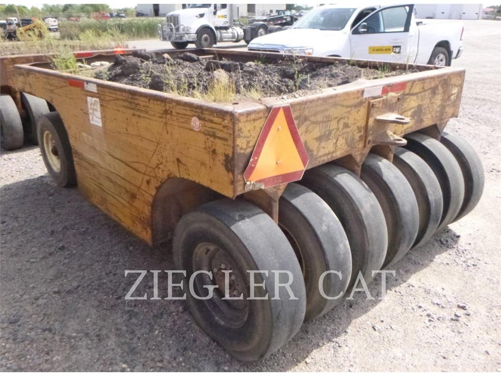 WRT EQUIPMENT PT13 Rouleaux vibrants tractés