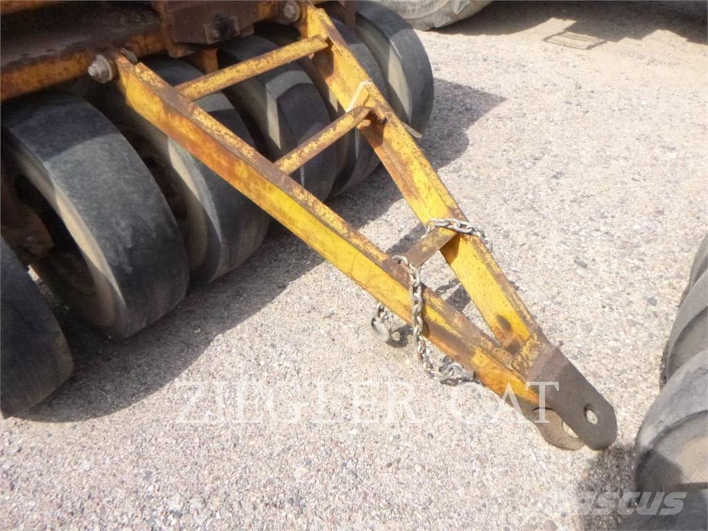 WRT EQUIPMENT PT13 Rouleaux vibrants tractés
